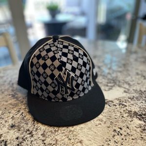 NY Yankees velvet diamond pattern 7 3/8 Fitted